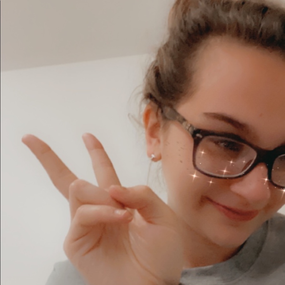 Meet your Posher, Hayley